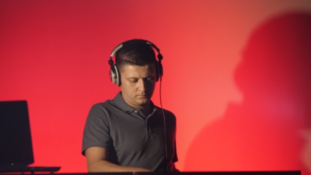 Icon 1