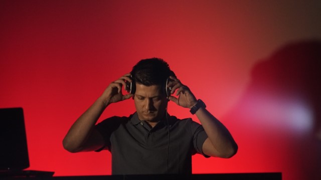 Icon 1